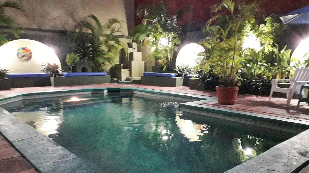 Solimar Inn Suites Zihuatanejo Zewnętrze zdjęcie